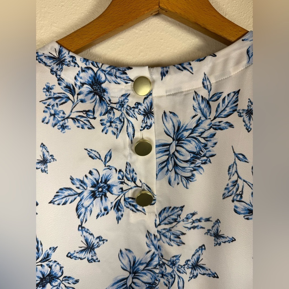 Lands End Short Sleeve Blue White Floral Blouse Butterfly Gold Buttons 6P - Picture 3 of 8